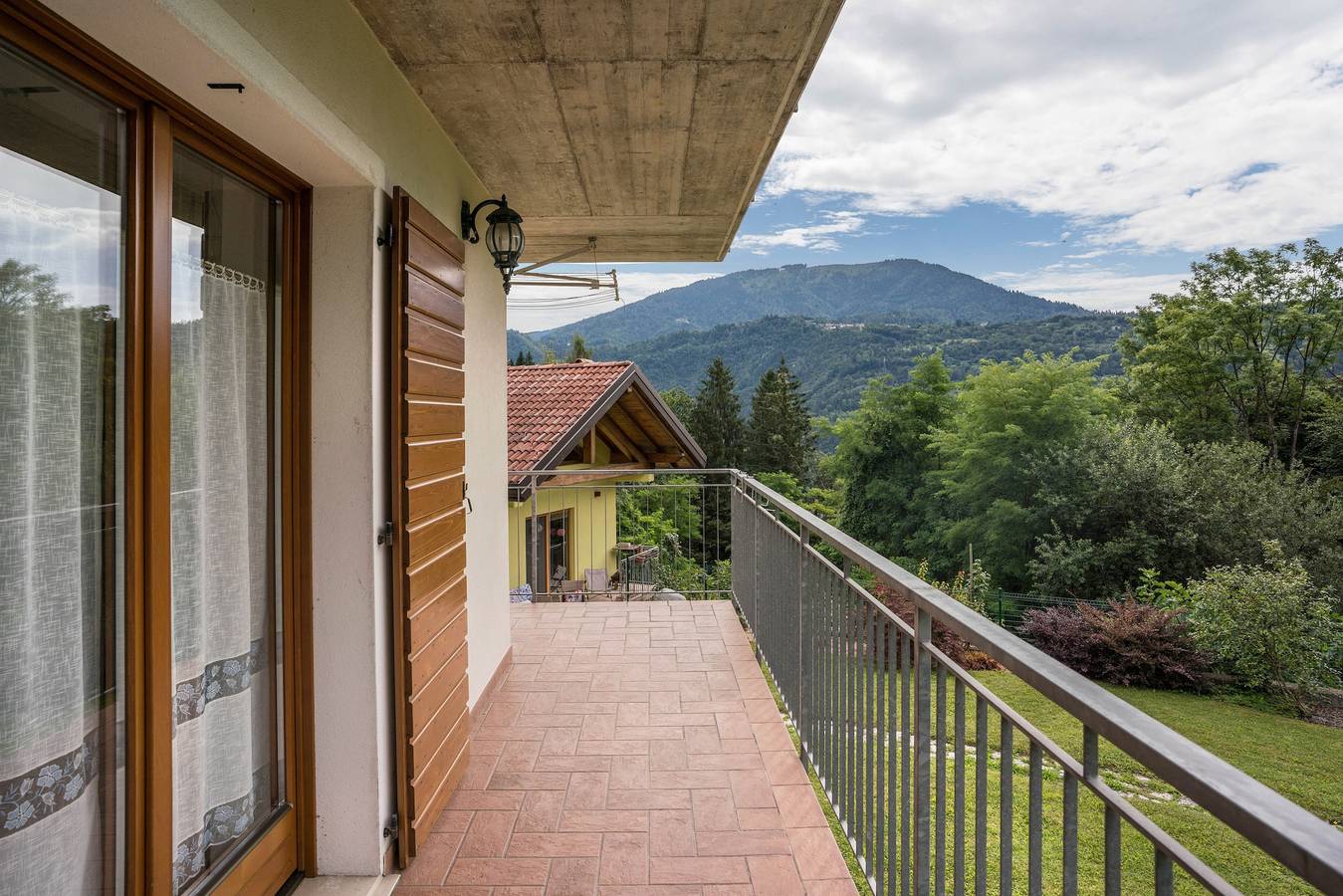 Ganze Wohnung, Ferienwohnung "Villa Fiore" mit Bergblick, 2 privaten Terrassen und Wlan in Lamon, Belluno Provinz