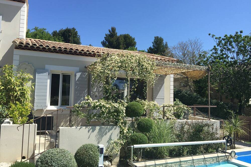Mas mit Pool in den Alpilles / Selbst planen: Video von Drone in Maussane-les-Alpilles, Arles und Umgebung