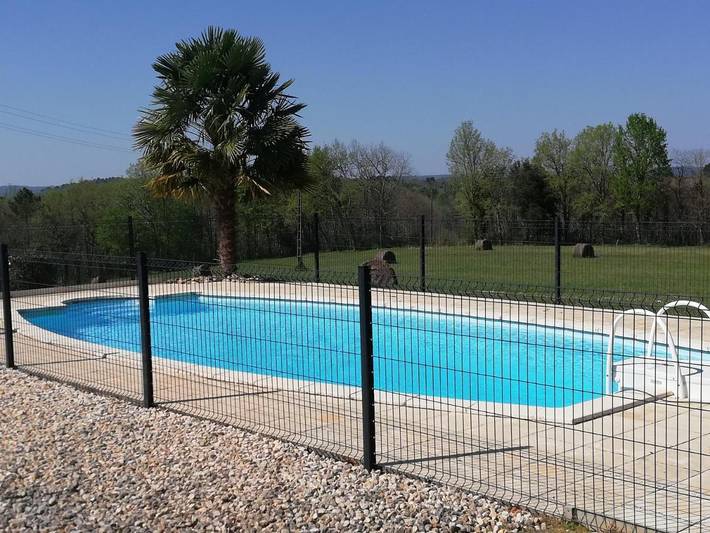 Location de vacances pour 6 personnes, avec vue ainsi que piscine et terrasse, animaux acceptés à Meyrals - 3