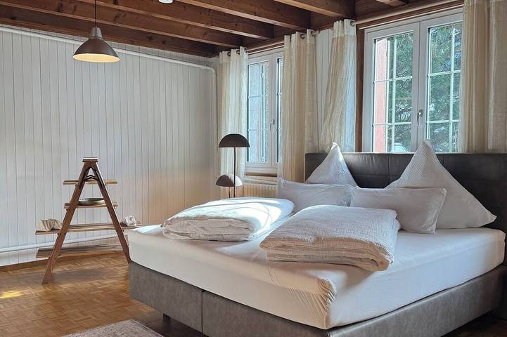 Ganze Wohnung, Schweizerhaus Glarus - Historisch mit Charme, Ideal für Gruppen und Familien in Ennenda, Glarus Süd