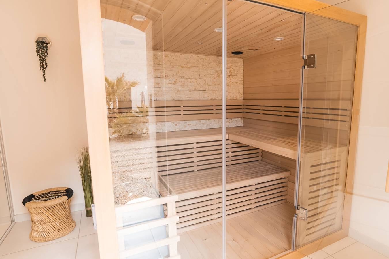Appartement entier, L'Orangerie, piscine & spa pour 2 à Pézenas in Pézenas, Région de Béziers