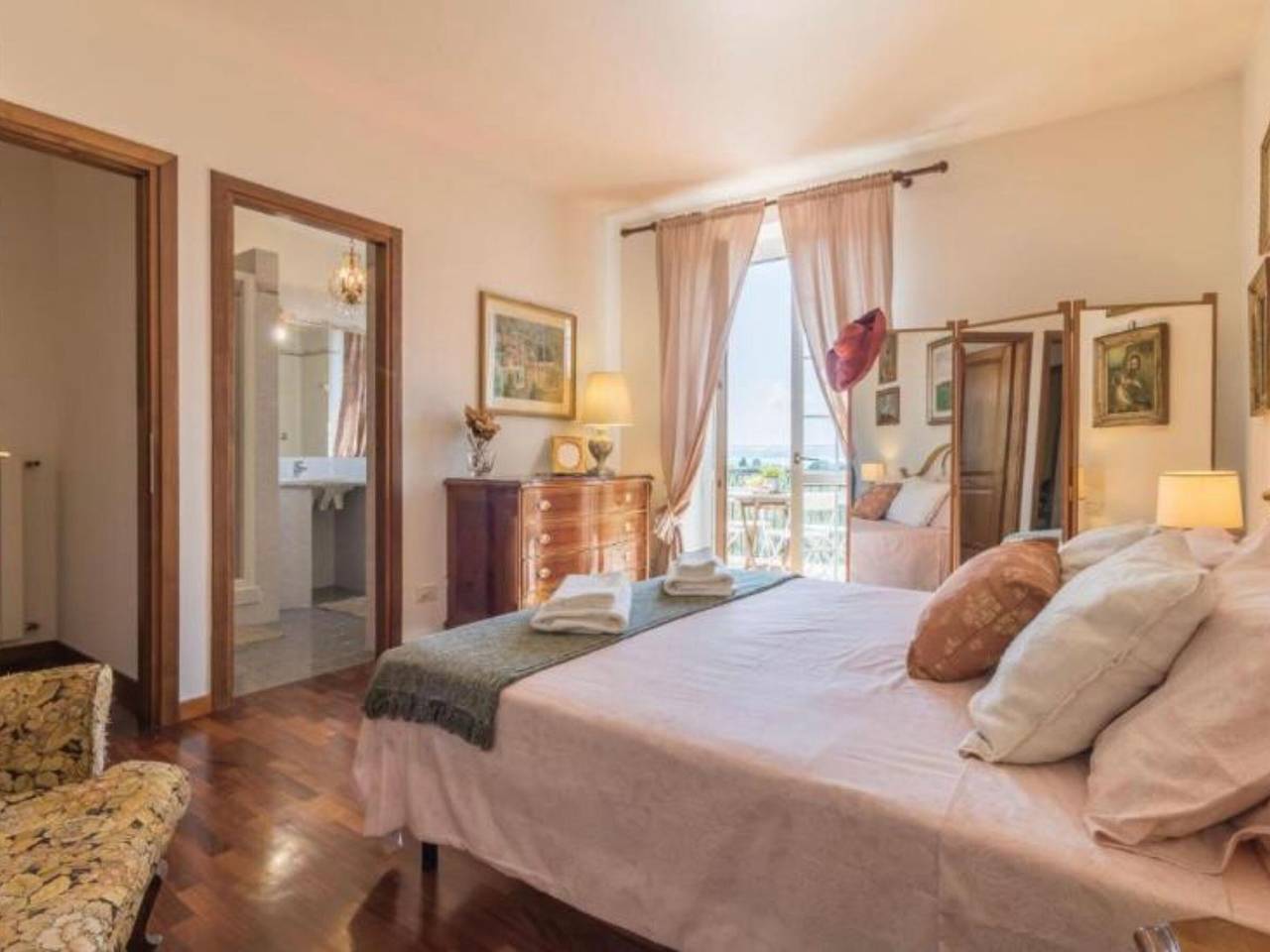 Villa 'Il Giardino Etrusco Bolsena' con vista lago, piscina privata e Wi-Fi in Bolsena, Lago di Bolsena