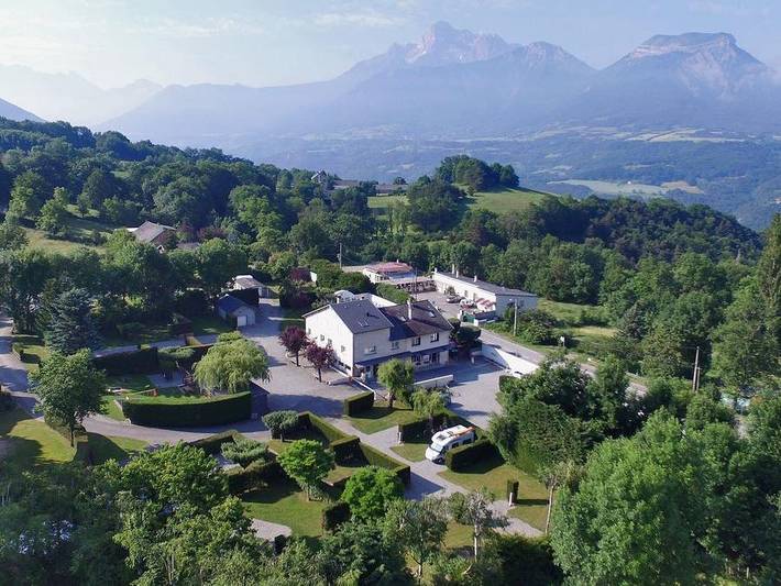 Mobil home pour 6 personnes, avec Piscine à Saint-Laurent-en-Beaumont
