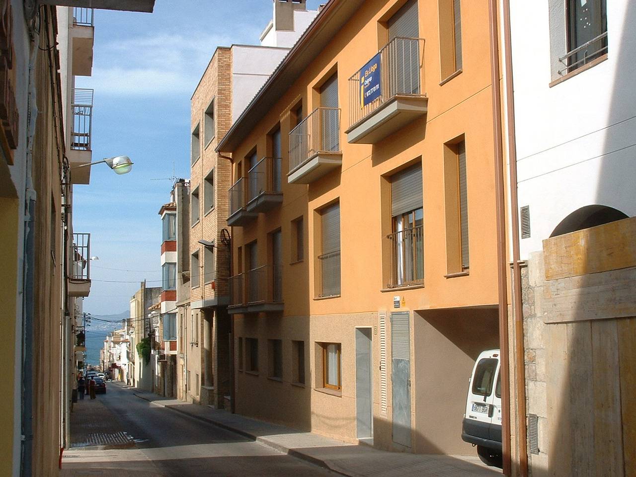 Ganze Wohnung, Geräumige Wohnung in L'Escala für 6 Personen mit Pool, Strandnähe und moderner Ausstattung in l'Escala, Oberampurien