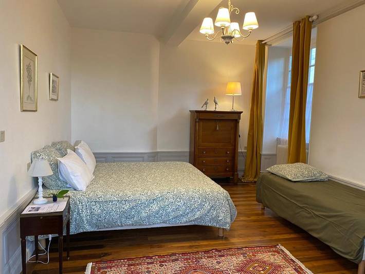 Location de vacances pour 2 personnes, avec terrasse ainsi que vue et jardin à Gerzat - 3