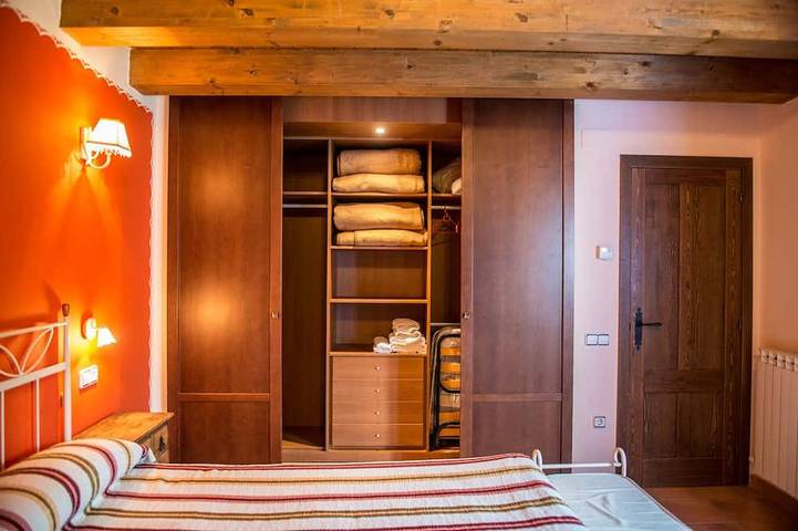 Gîte pour 8 personnes, avec jardin et balcon à Arén - 4