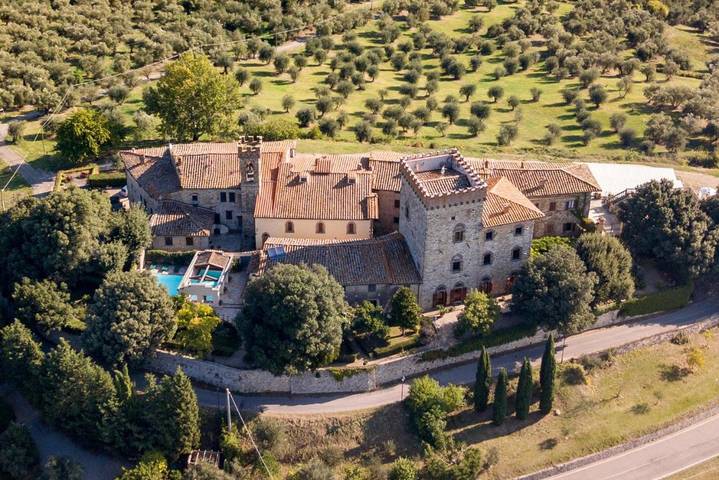 Casa vacanza per 12 persone, con Giardino e Piscina nonché Panorama a Rignano sull'Arno