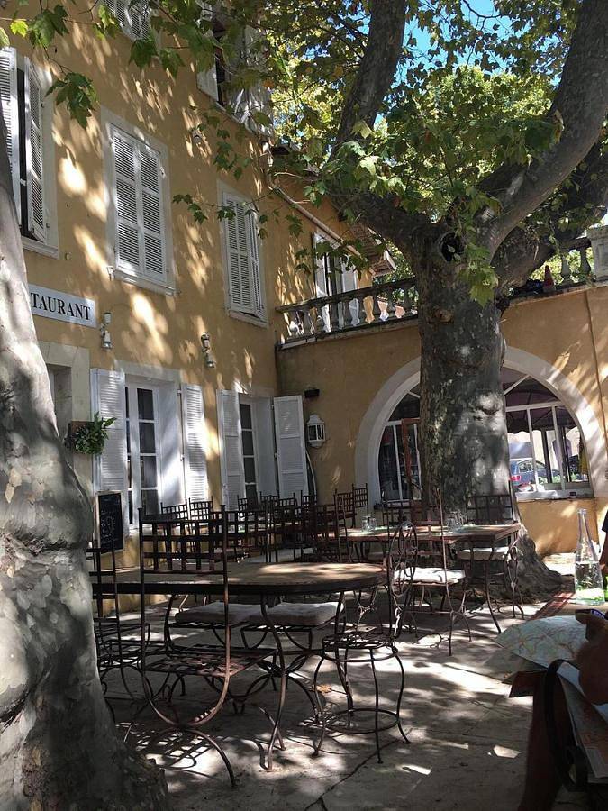 Hôtel pour 2 personnes, avec terrasse à La Roquebrussanne - 4