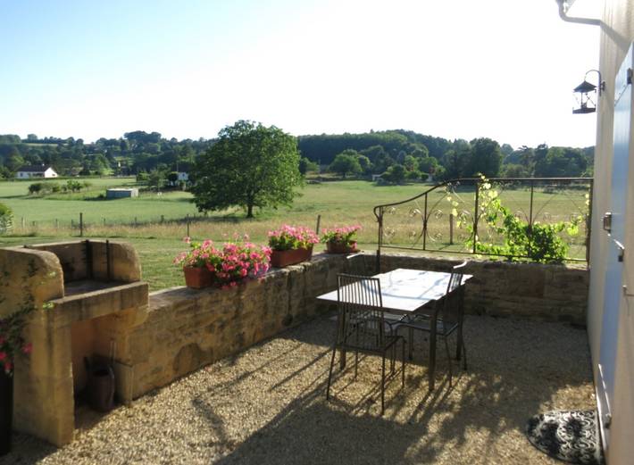 Gîte pour 2 personnes, avec jardin ainsi que terrasse et piscine à Montignac - 2
