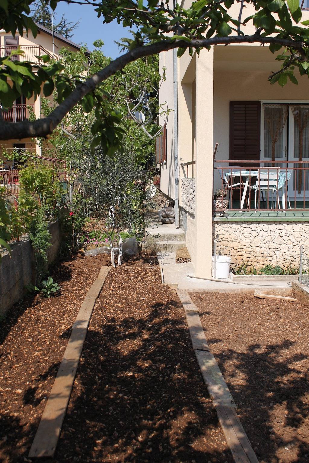 Ganze Wohnung, 3-Zimmer-Ferienwohnung mit Terrasse und Meerblick Srima - Vodice A-6099-b in Srima, Šibenik-Knin