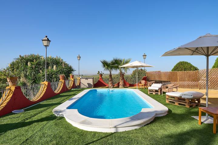 Country House 'Holiday House Dehesa Del Colmenar' with Mountain View, Wi-Fi and Air Conditioning in Cabra, Sierras Subbéticas