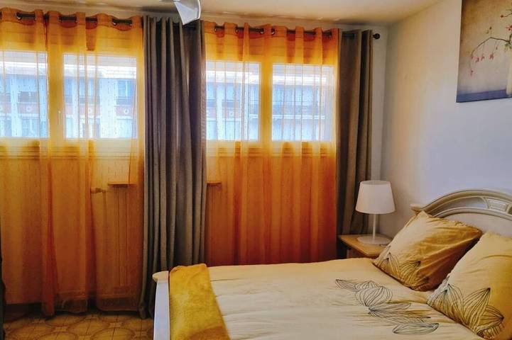 Gîte pour 12 personnes, avec jardin à Le Blanc-Mesnil - 2