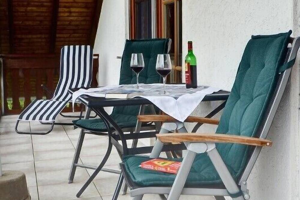 Ganze Wohnung, Ferienwohnung mit herrlicher Aussicht auf den Nationalpark Kellerwald-Edersee in Altenlotheim, Frankenau