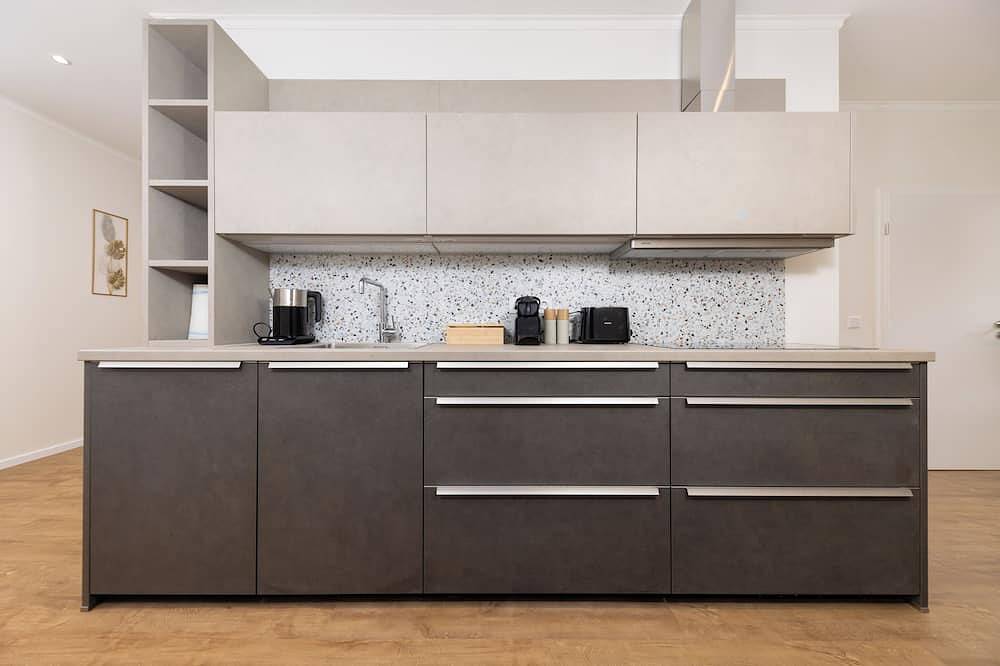 Ganze Wohnung, 120qm & 5-Zimmer Luxus Apartment mit Garten in Friedrichshain - Kreuzberg, Berlin