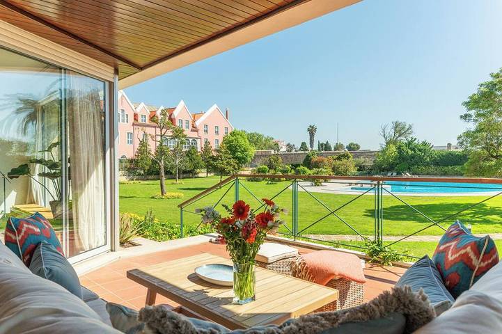 Apartamento de férias para 7 pessoas, com jardim e piscina e ainda varanda em Cascais