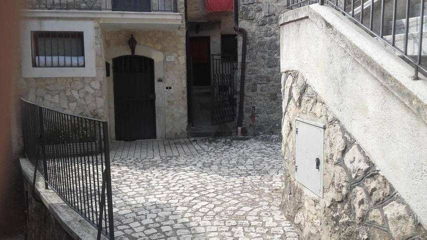 Casa vacanza per 4 persone, con panorama in Parco nazionale d’Abruzzo