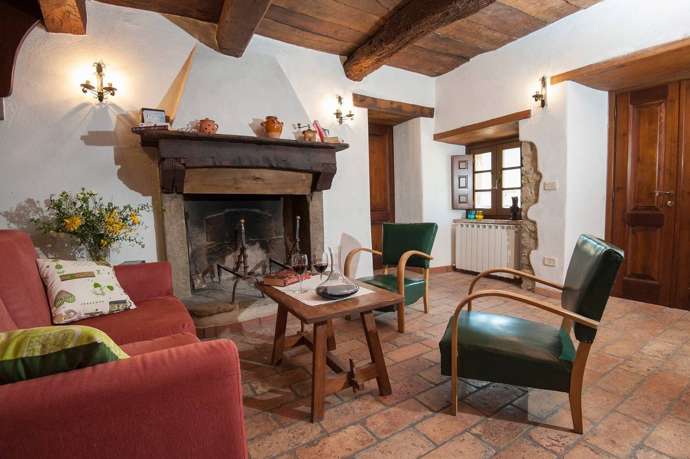 Apartment "Pilari Castagnolo" with Mountain View, Shared Pool & Wi-Fi in Cortona, Arezzo Province
