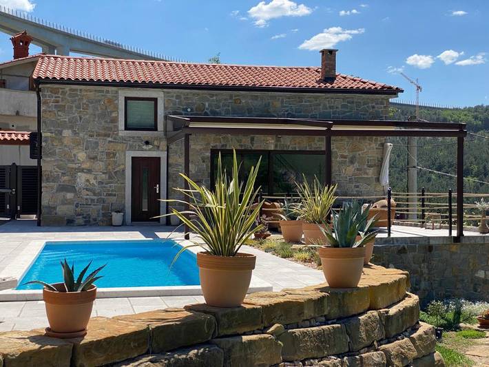 Ferienhaus für 2 Personen, mit Ausblick und Garten sowie Pool in Slowenien