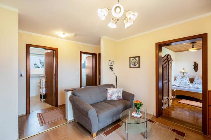 Ganze Wohnung, Ferienwohnung 3" mit Bergblick, Gemeinschaftsgarten und Wi-Fi in Grassau, Chiemsee