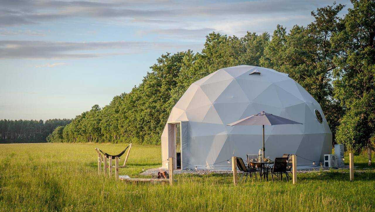 Glamping Hen W Trawie in Krokowa