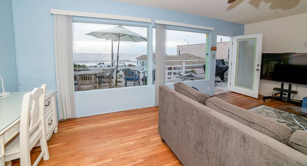 Beachfront Cottage On The Water Two Bedroom One Bath Upper Unit in Oceanside, San Diego County