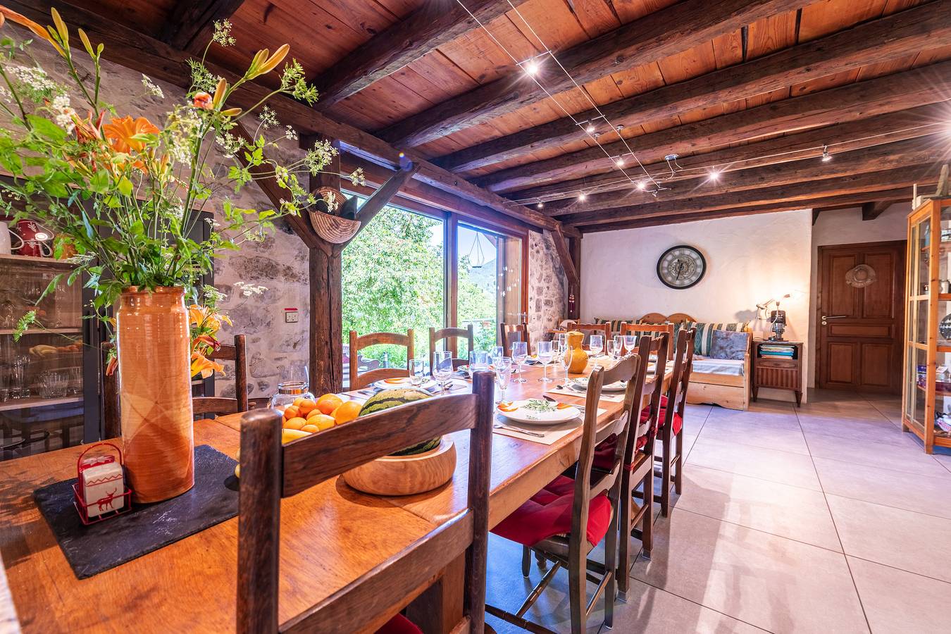 Appartement entier, Appartement 'Gîte Chapô Julô - L'originel' avec vue sur les montagnes, terrasse privée et Wi-Fi in Giez, Parc naturel régional du Massif des Bauges