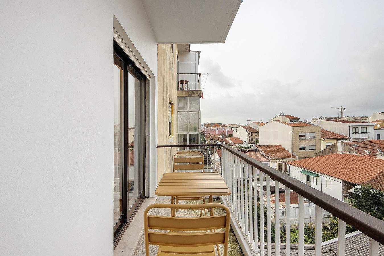 Ganze Wohnung, Apartment 'Station 54' mit Balkon und Wlan in São Mamede de Infesta e Senhora da Hora, Porto Distrikt