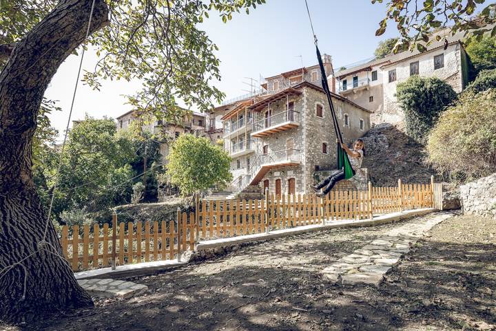 Stone Cave Residence in Historic Lagadia in Peloponez