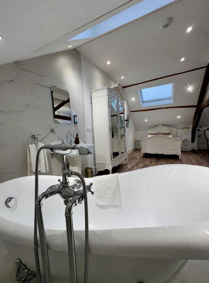 Appartement entier, Studio 3 des Remparts à 5 mins de Charleville-Mézières in Warcq, Ardennes