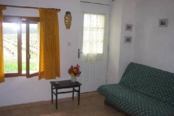 Gîte pour 4 personnes, avec piscine et jardin