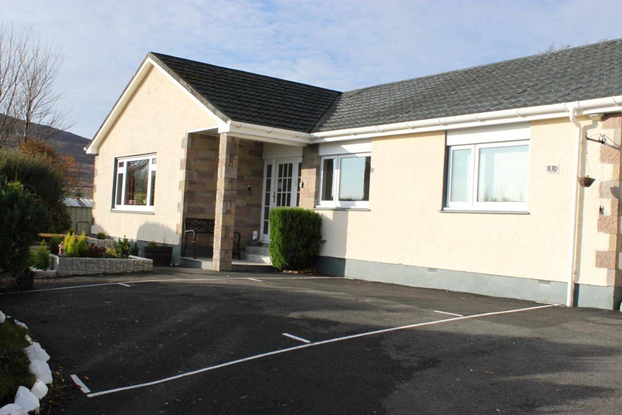 Entire holiday apartment, Old Captain Guest House in Portree, Highlands