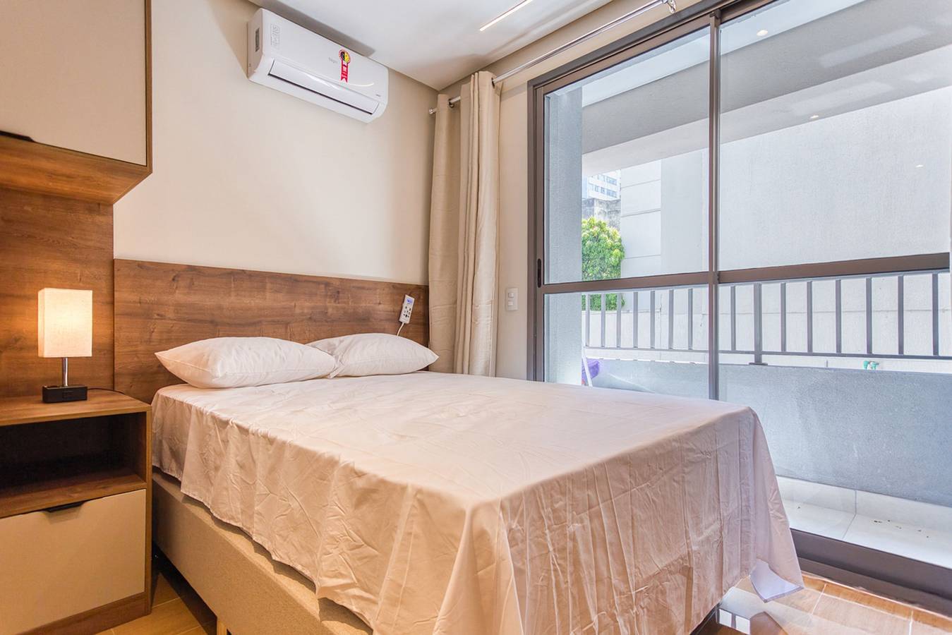 Entire apartment, Flat na Vila Mariana c varanda próx ao metrô in Vila Mariana, São Paulo