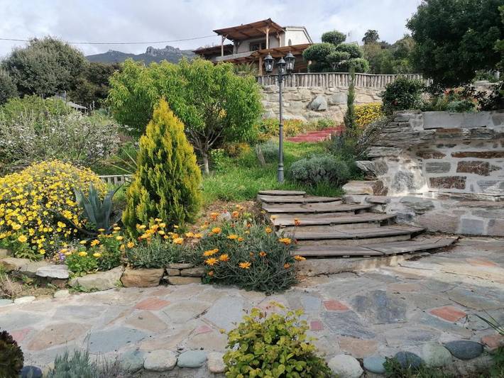 Location de vacances pour 3 personnes, avec jardin et vue dans Plage de la Marine de Scalo - 2