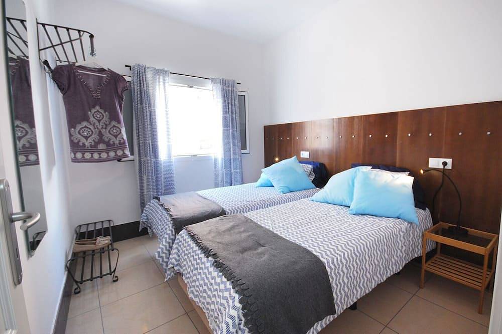 Apartamento entero, First floor apartment close to sea promenade in Arinaga, Agüimes