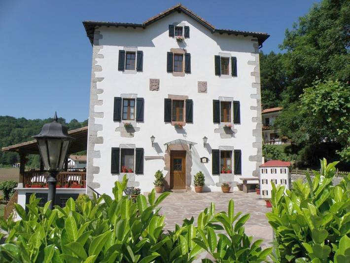 Hôtel pour 2 personnes, avec Terrasse ainsi que Jardin et Vue