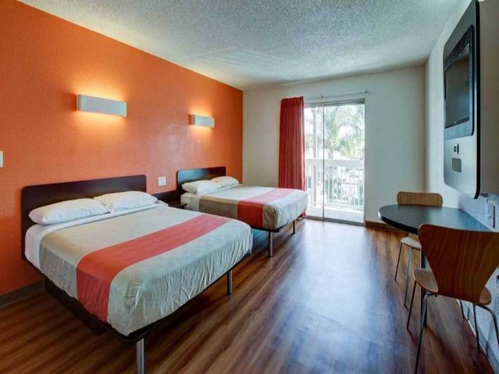 Apartamento entero, 2 Camas Queen Ns | M6 Santa Ana, Ca in Santa Ana (california), Condado de Orange