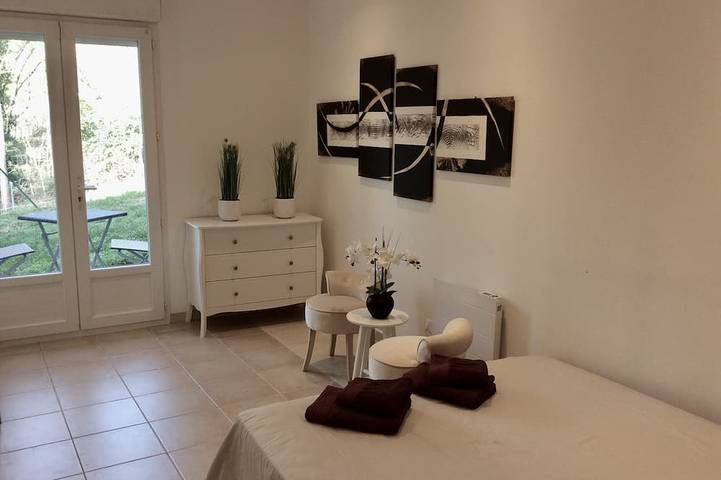 Location de vacances pour 11 personnes, avec jardin à Belgentier - 4