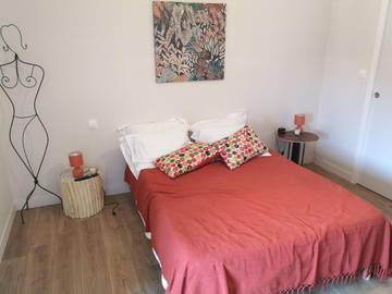 Gîte pour 2 personnes, avec piscine et jardin, animaux acceptés à Charron