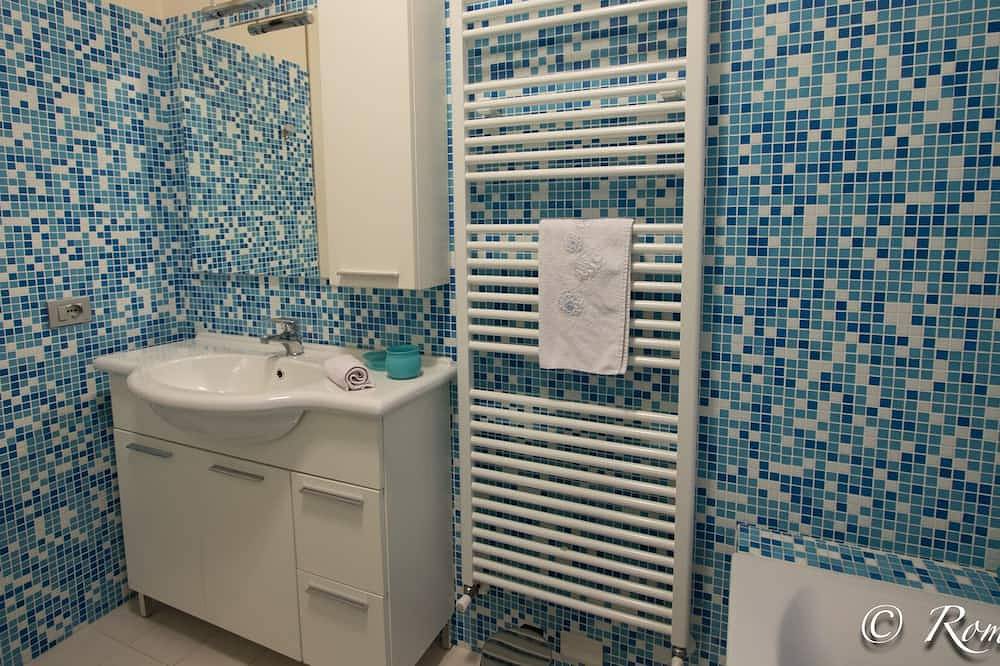 Villa Montefontane - \"Camelia Apartment\" - near Bordighera in San Giacomo (Camporosso), Camporosso
