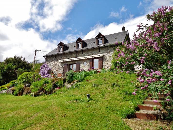 Gîte pour 6 personnes, avec jacuzzi et jardin