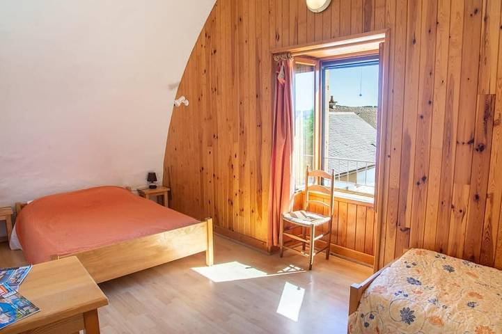 Location de vacances pour 11 personnes à Saint-Georges-de-Lévéjac - 2