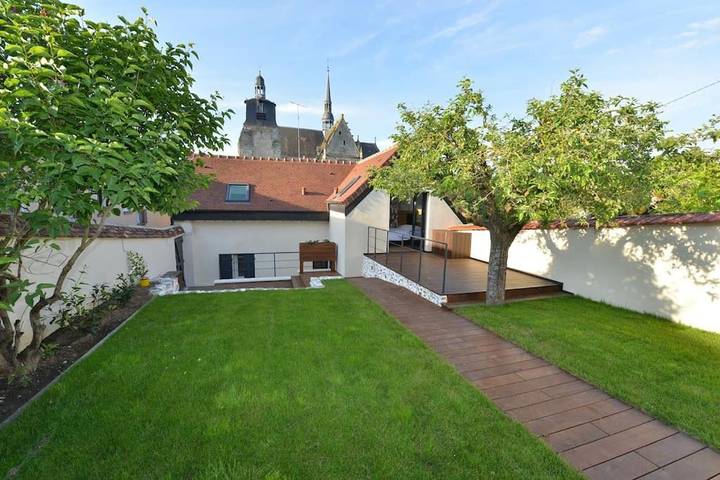 Gîte pour 6 personnes, avec jardin et terrasse à Nogent-le-Roi