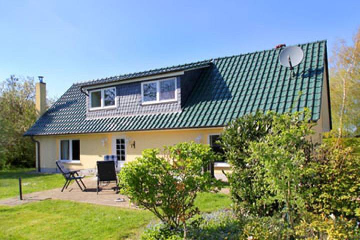 Ferienhaus für 4 Personen, mit Terrasse und Garten sowie Ausblick in Breege - 2
