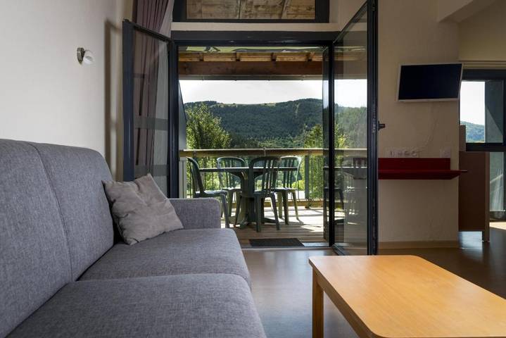 Parc de vacances pour 5 personnes, avec jardin et piscine, animaux acceptés à Meyrueis - 4