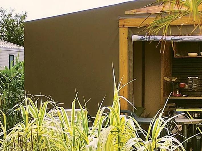 Tente pour 4 personnes, avec bassin pour enfant dans les Pyrénées-Orientales - 2