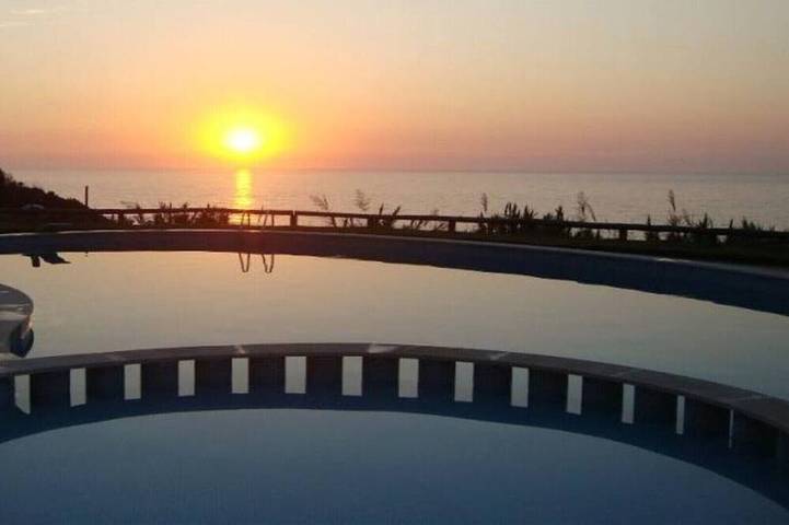 Appartement de vacances pour 6 personnes, avec jacuzzi ainsi que jardin et piscine