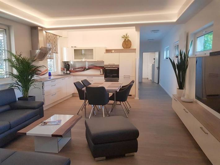 Ferienwohnung für 5 Personen, mit Terrasse und Garten sowie Ausblick in Berlin Marzahn