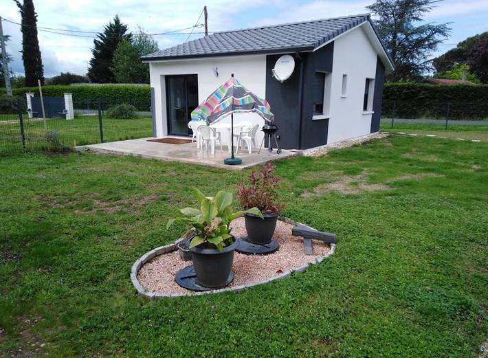 Gîte pour 2 personnes, avec jardin ainsi que piscine et terrasse - 1