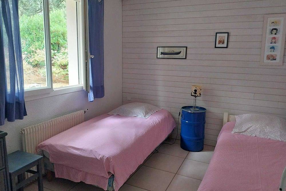 Villa lumineuse avec piscine Pyla - limite Moulleau - environnement très calme in Le Moulleau, La Teste-de-Buch