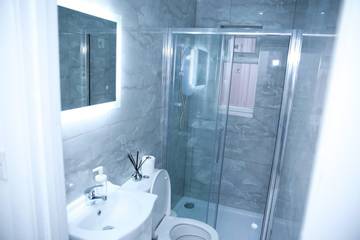 Holiday Apartment for 2 People in Harrow, London, Photo 1